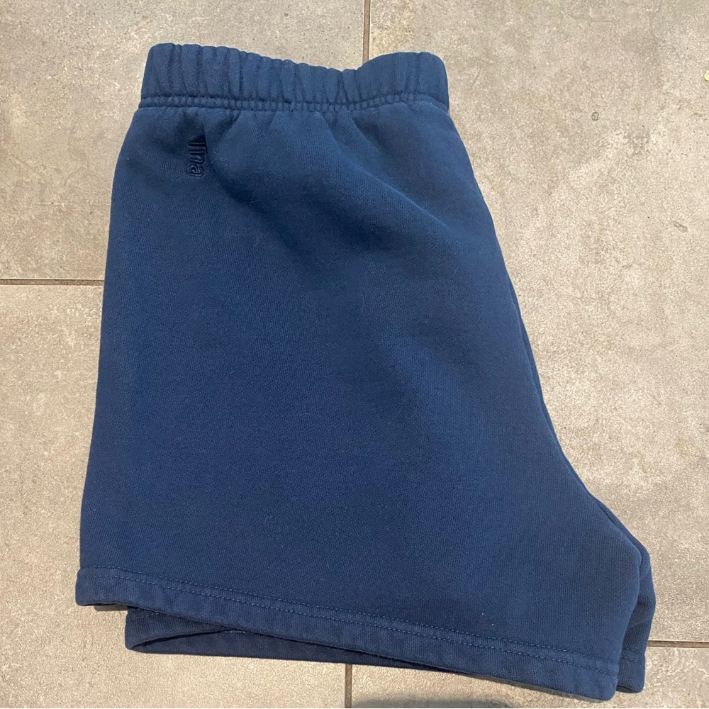 Aritzia tna cozy fleece perfect shorts - Picture 3 of 3